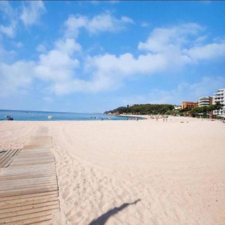 Seahomes Vacations, Beach&Pool, In Fenals Beach Lloret de Mar Bagian luar foto